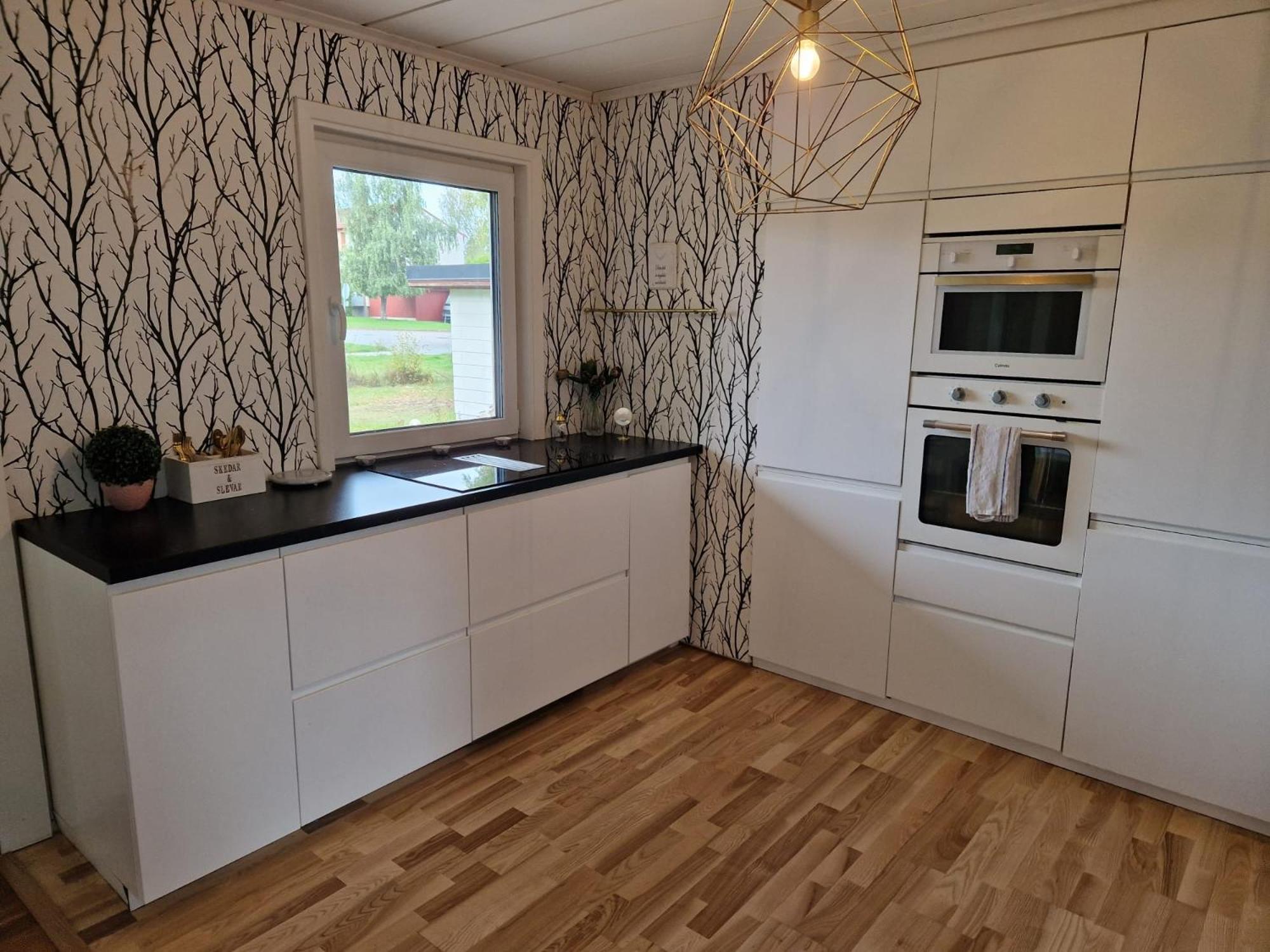 Villa Med Egen Parkering. Moejlighet Att Boka Fran 1 Och Upp Till 5 Personer. エレブルー エクステリア 写真
