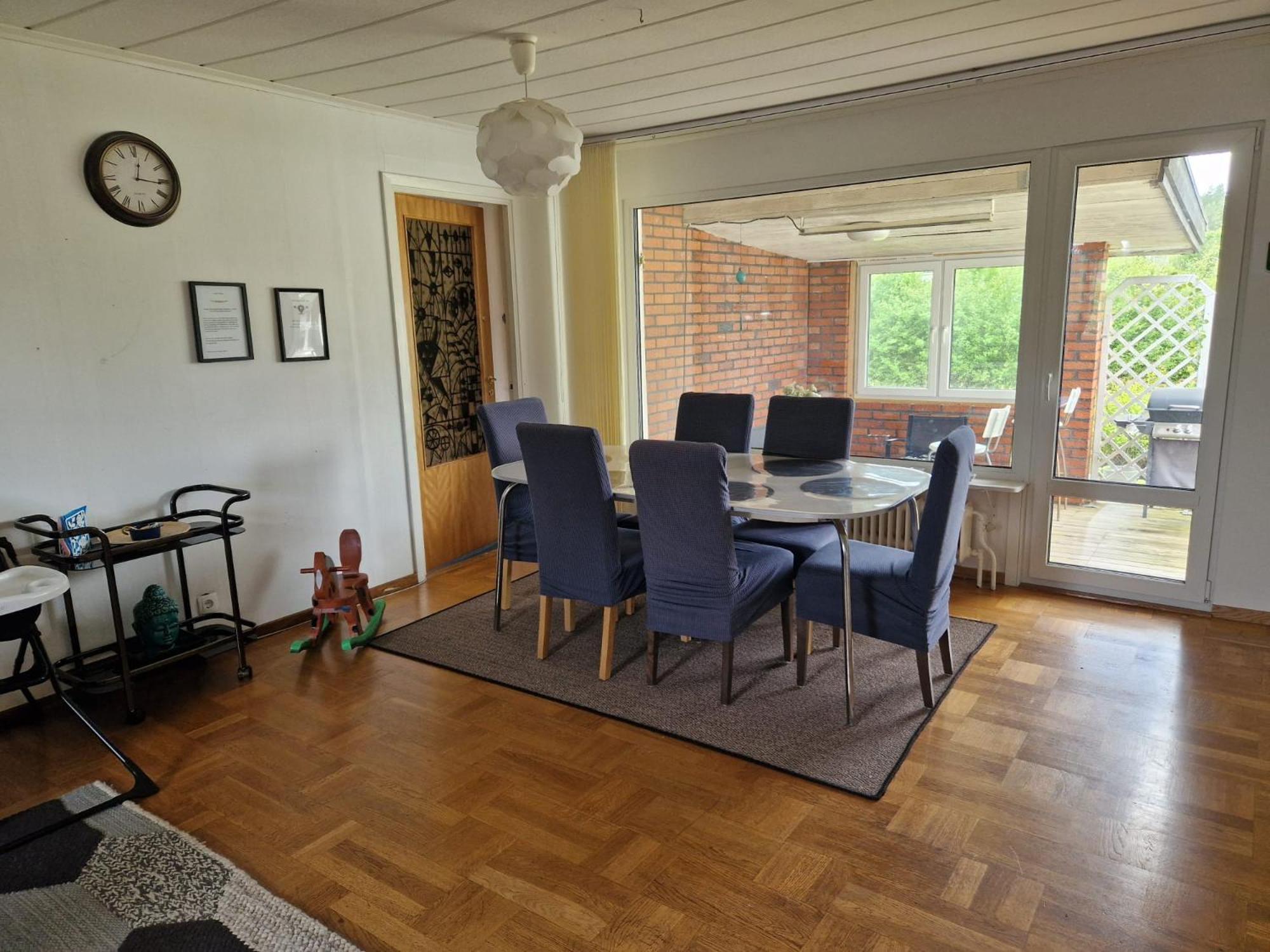 Villa Med Egen Parkering. Moejlighet Att Boka Fran 1 Och Upp Till 5 Personer. エレブルー エクステリア 写真