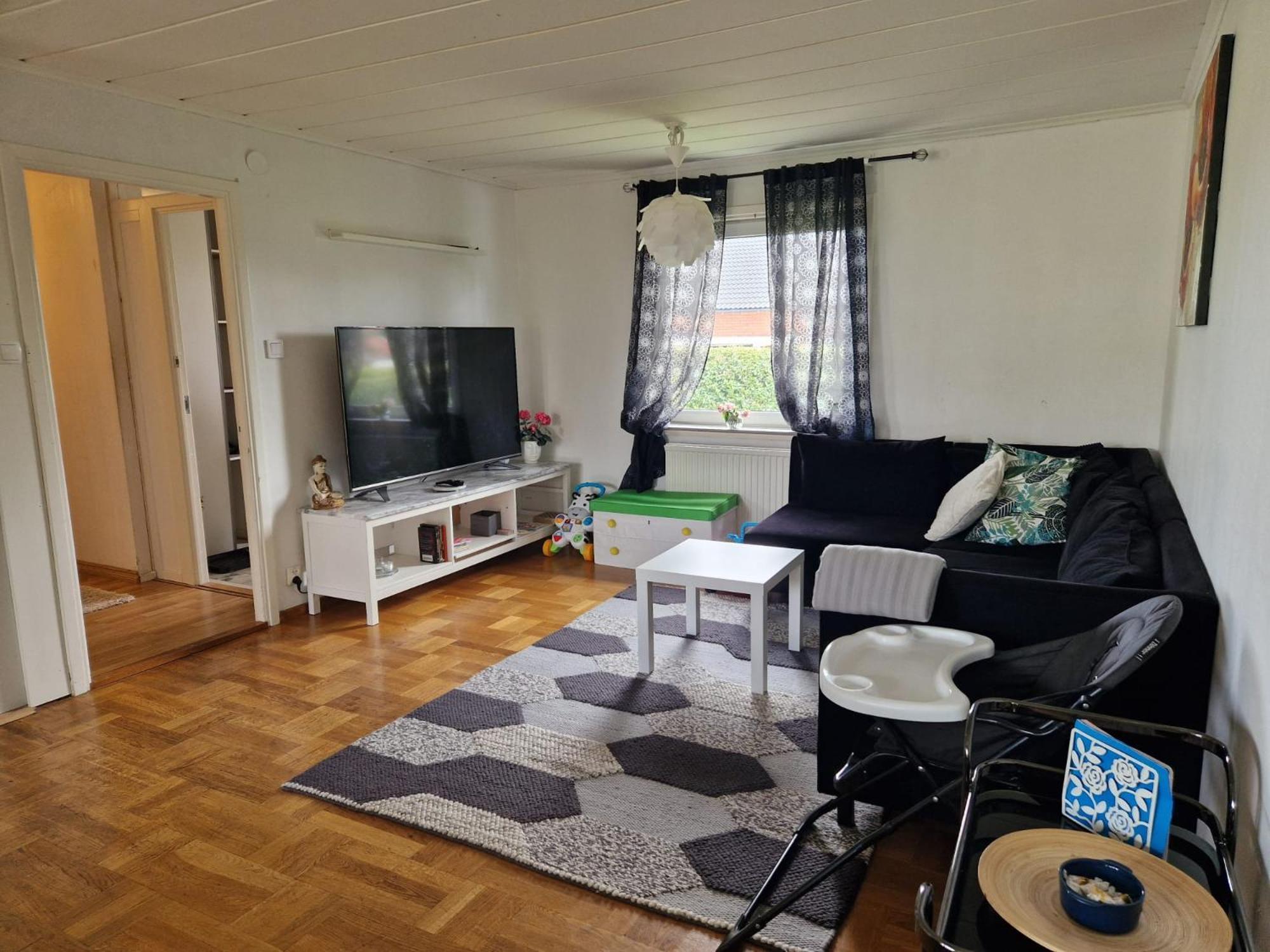 Villa Med Egen Parkering. Moejlighet Att Boka Fran 1 Och Upp Till 5 Personer. エレブルー エクステリア 写真