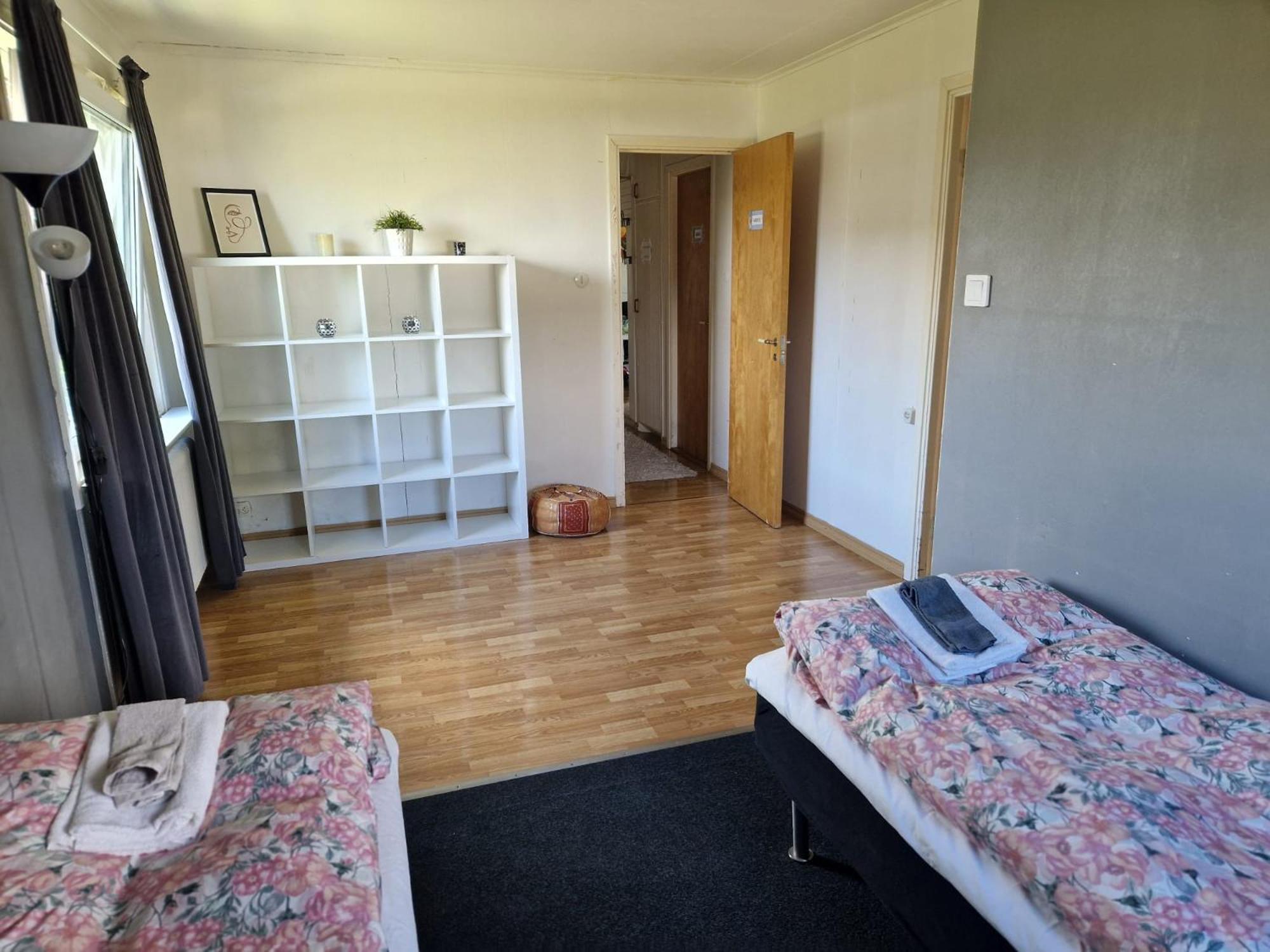 Villa Med Egen Parkering. Moejlighet Att Boka Fran 1 Och Upp Till 5 Personer. エレブルー エクステリア 写真